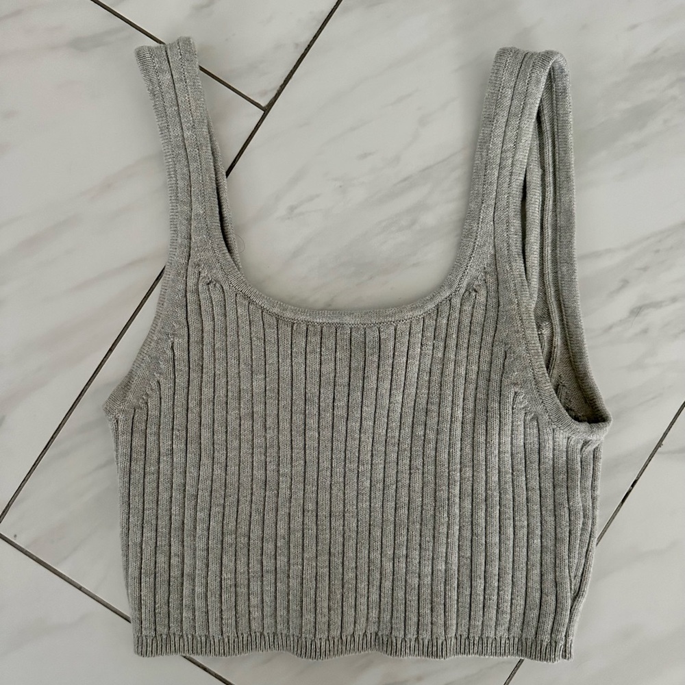 Aritzia grey knit crop tank